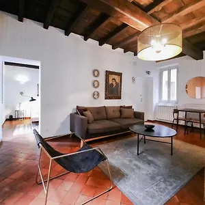 easytopstay-castel-santangelo-cosy-flat.it-romehotels.com/